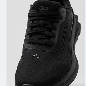 ALO Yoga All-Black Lightweight Training Sneaker